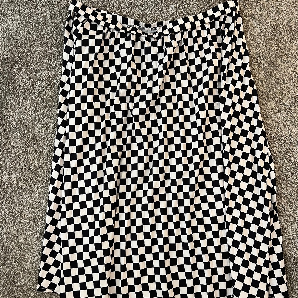 Checkerboard Print Pleated Skirt
